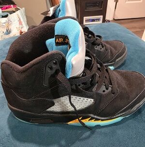 Jordan Kids Black and Teal Sneakers